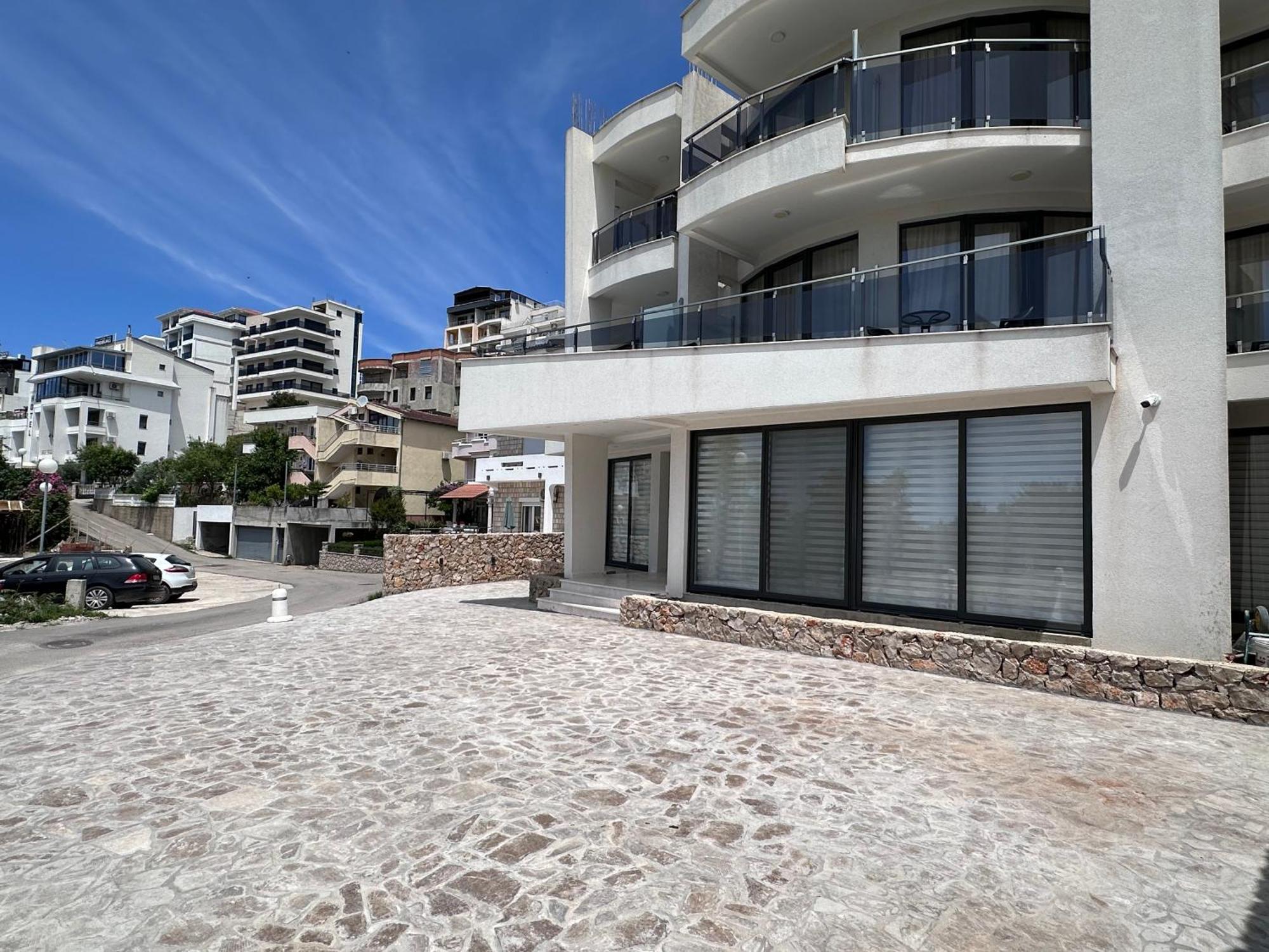Begu Apartment